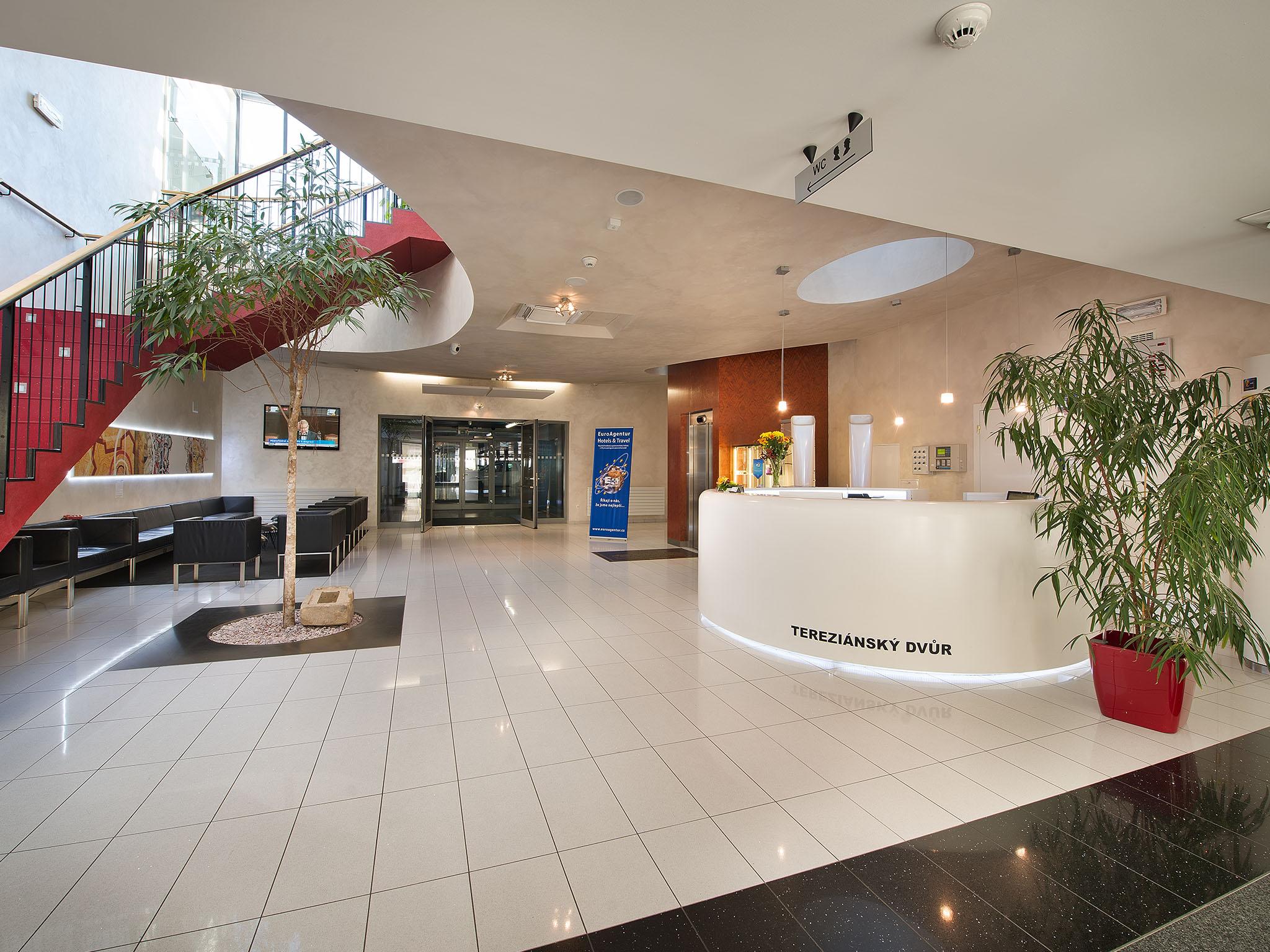 Ea Hotel Tereziansky Dvur Hradec Kralove Ngoại thất bức ảnh