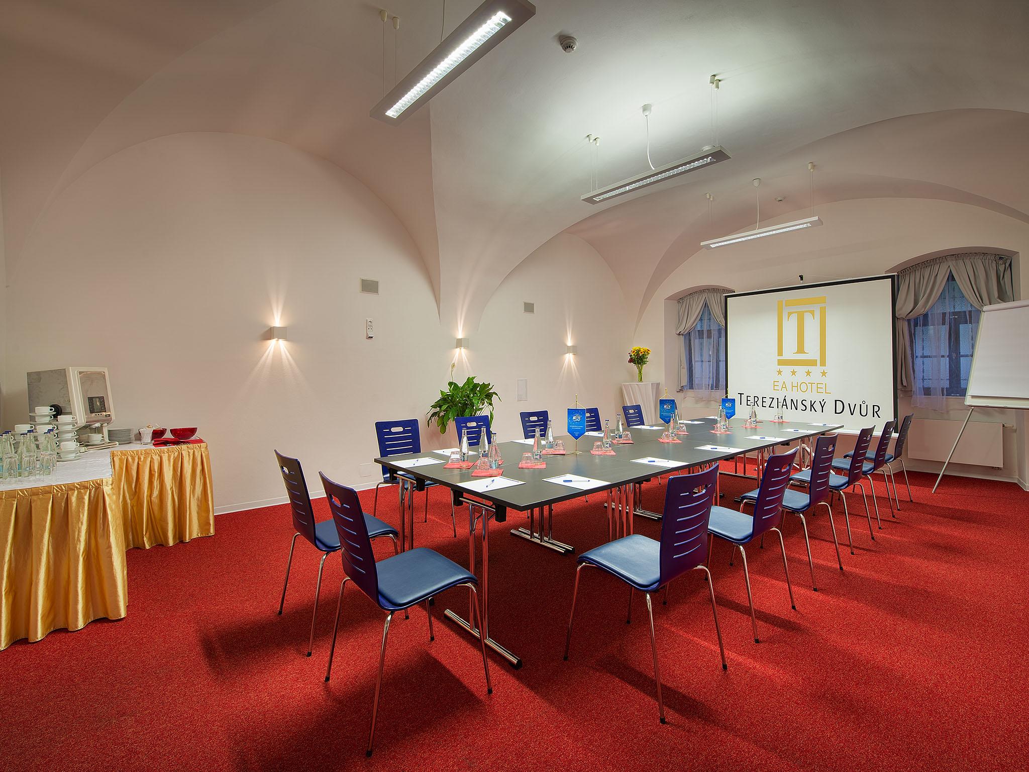Ea Hotel Tereziansky Dvur Hradec Kralove Ngoại thất bức ảnh
