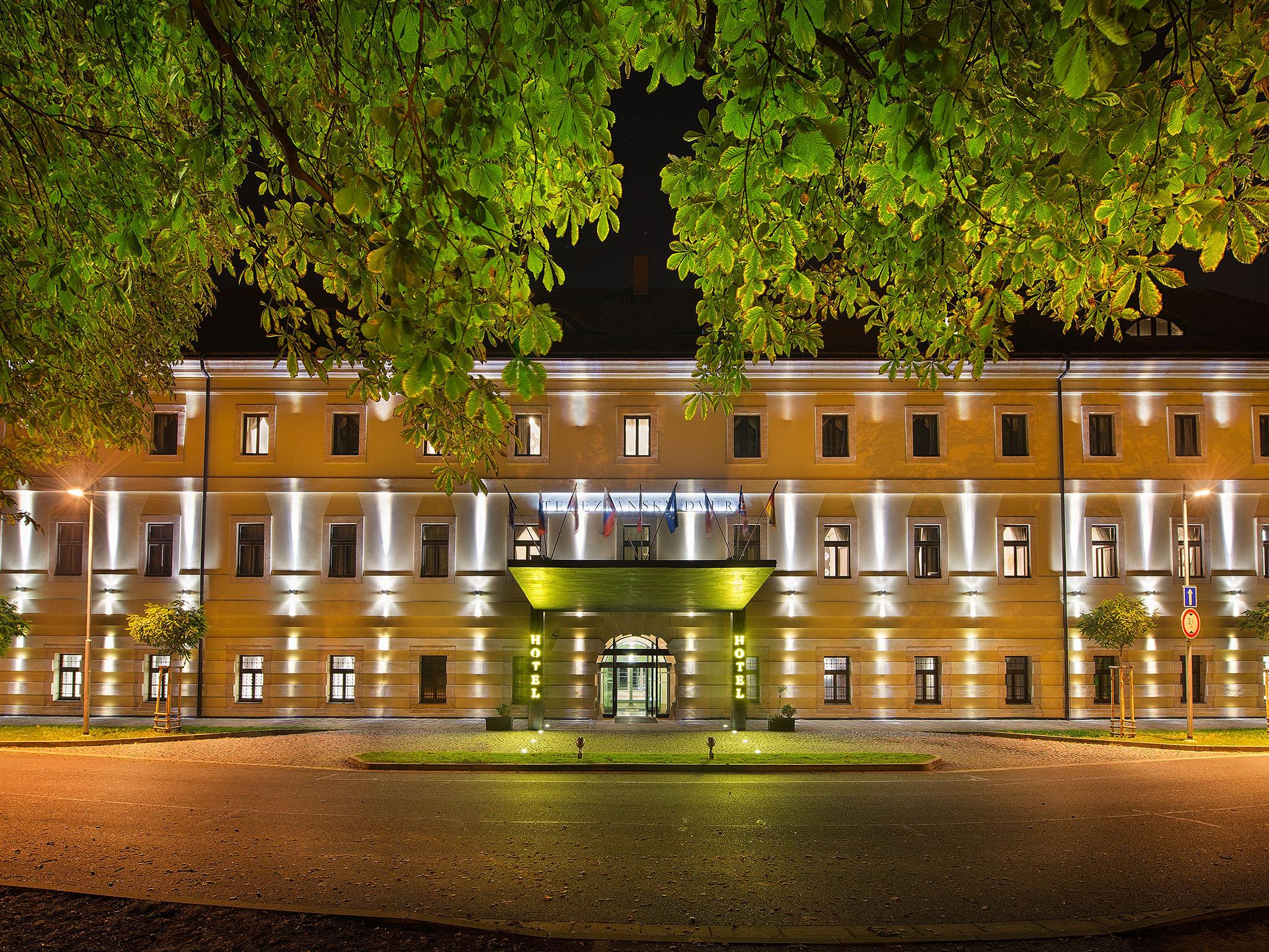 Ea Hotel Tereziansky Dvur Hradec Kralove Ngoại thất bức ảnh