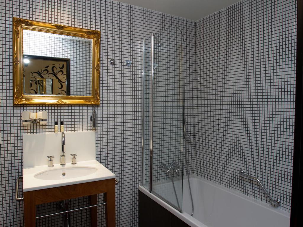 Ea Hotel Tereziansky Dvur Hradec Kralove Phòng bức ảnh