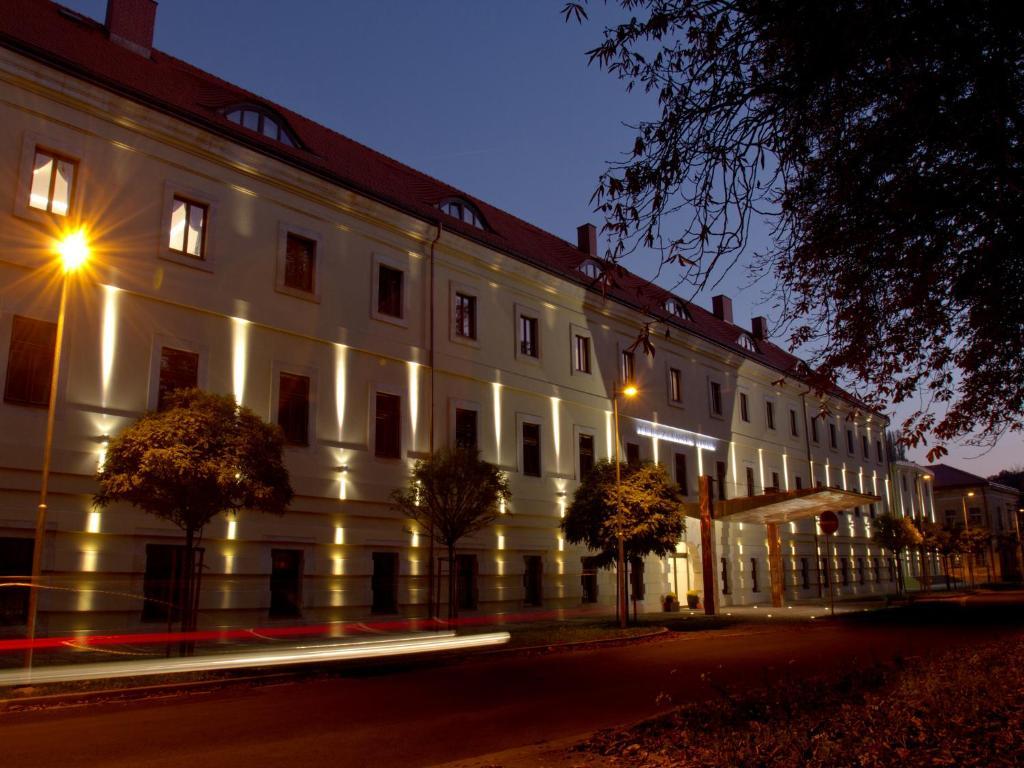 Ea Hotel Tereziansky Dvur Hradec Kralove Ngoại thất bức ảnh